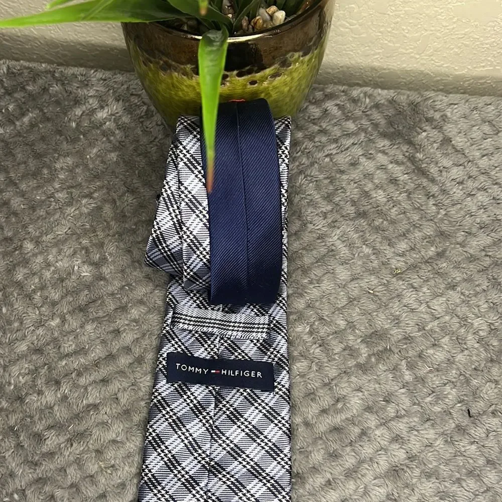 TOMMY HILFIGER 💫Neck Tie 100% Silk💫blue